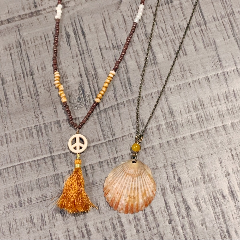🎉2FOR$15🎉Set 2 Necklaces peace tassel seashell